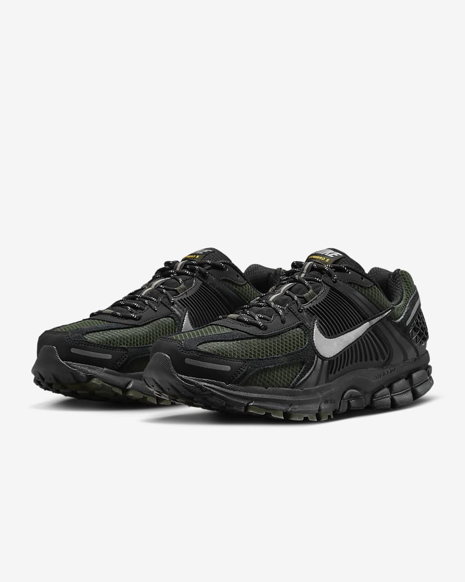 Nike Zoom Vomero 5 Men s Shoes. Nike CA